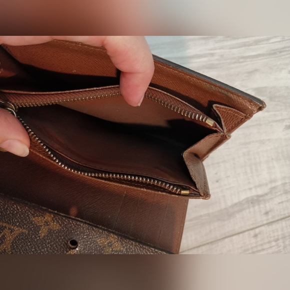 Louis Vuitton Alexandra patent leather wallet - Picture 14 of 16